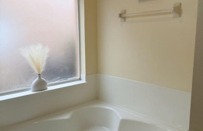 Family Ready In Gated Community Near Attractions 5 Bedroom Villa by RedAwning - Foto 19