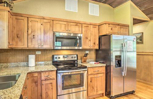 Guntersville Lake Cabin with 3 Fishing Ponds! - Foto 8