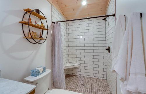 Blue Ridge Mountainside Cottage with Fire Pit! - Foto 15