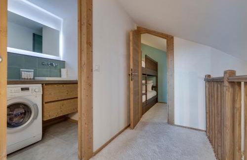 Appartement Duplex Rénové: 3 Pièces, 40m², Parking, Proche Centre Val d'Isère - FR-1-567-96 - Foto 9