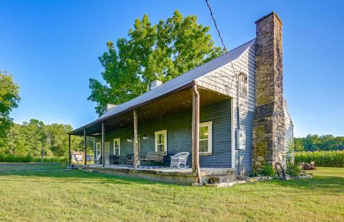 Hot Tub and Creek Views Secluded Perryville Cabin - Foto 1