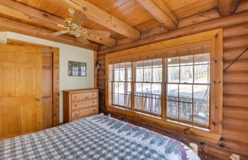 Family Getaway Georgia Cabin with Outdoor Hot Tub - Foto 12