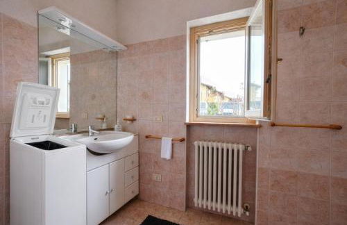 10 minuti da Gardaland con Piscina e Giardino - Foto 10