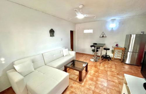 Estudio adosado acogedor con jardín, barbacoa y parking privado - Photo 9