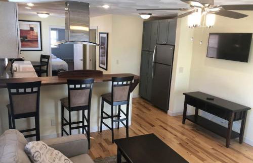 Entire apartment close to downtown - 2 Queen beds - Photo 9