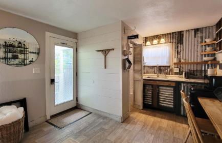 Rosewood Landing by WanderLodges - Hot tub - Sauna - Foto 34