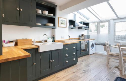 Periwinkle Cottage - Photo 4