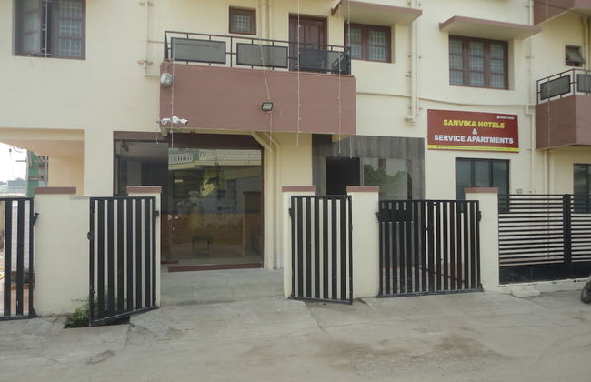 Sanvika Hotels & Service Apartments - Photo 14