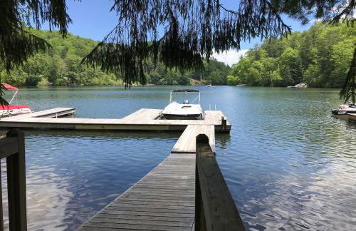 Stunning Modern Rustic Lake Retreat PRVT BOAT SLIP - Foto 41