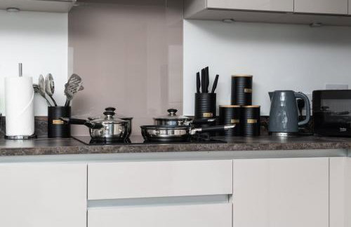 Lovely Home Near Canal, Park, & Central MK - Foto 11