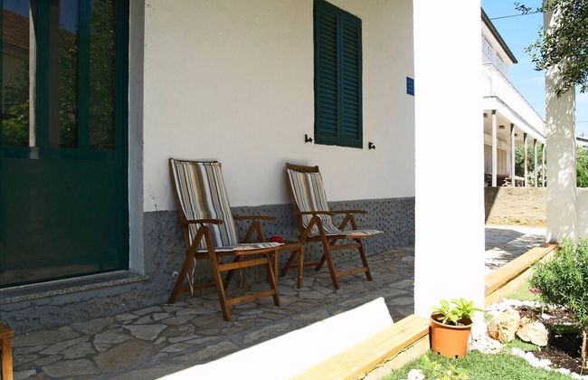 Step Away From The Beach 1-bedroom Apartment Lolov - Photo 18