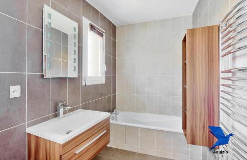 Belle Maison-St Exupéry- Groupama stadium-Viarhona-T3 - Foto 10