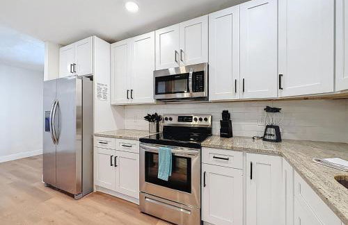 Newly Renovated | Minutes to Riverwalk & Beaches | Tampa Heights - Foto 7