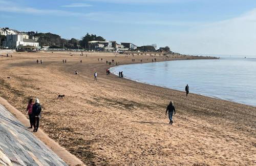 Seaview Apartment with parking - Photo 4