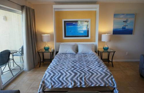 Beach and sunset view from your balcony - Photo 15