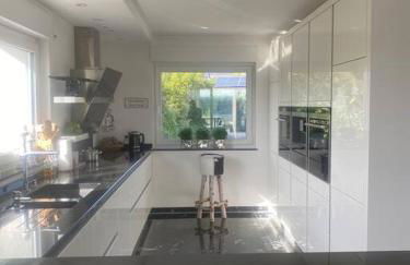 Villa Kaja by Maggie mit Pool, Kamin und traumhaftem Blick auf den Möhnesee - Foto 28