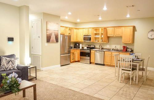 Cozy 3BR 2BA Retreat, Fast Wi-Fi, Free Parking -A- - Foto 12