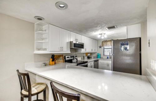 Daytona Condo with Community Pool, Walk to Beach! - Foto 10