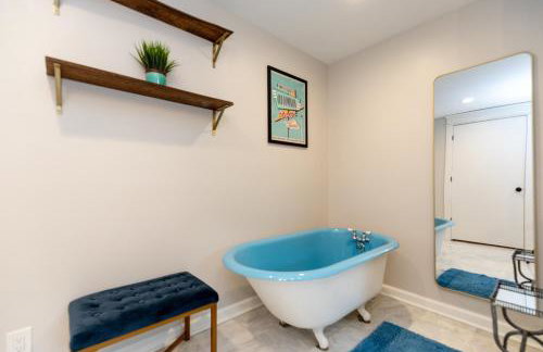 NEW Casa Azul - 2 king Beds Yard HOT TUB! - Foto 24