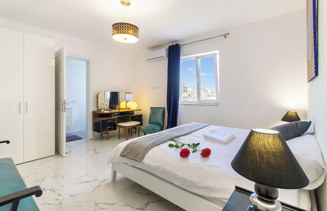 A Sunny Penthouse Modern 2 bdr - Sliema - Foto 3