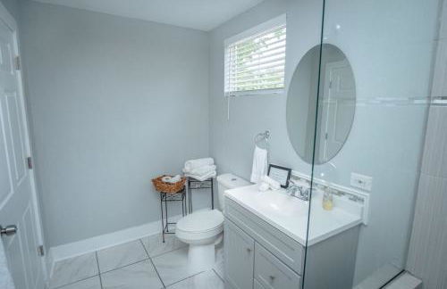 Stunning 2br/1ba Historic Pad Few Steps Downtown - Photo 28