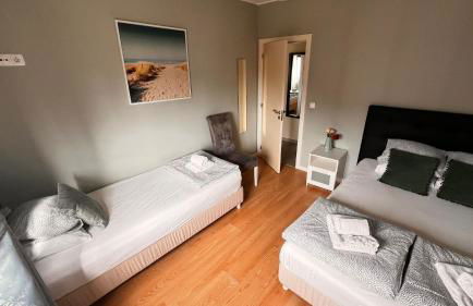 Apartment Beta - 2 Bedrooms, Private Rooftop Patio with Hot Tub, BBQ and View - Foto 10