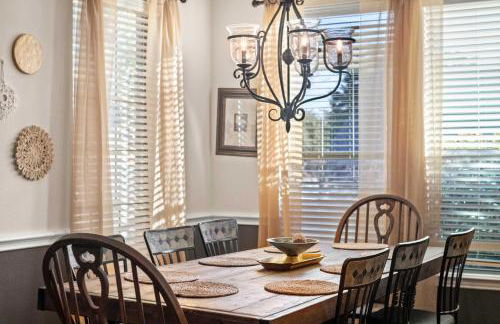 Spacious 4BR 3BA with Yard Mins to LakeLewisville - Foto 13