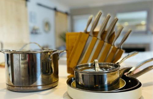 Luxury Villa- 3 mins to Mohegan- Fully Stocked with Fireplace- Jacuzzi, Saltwater Pools, Sauna - Foto 16