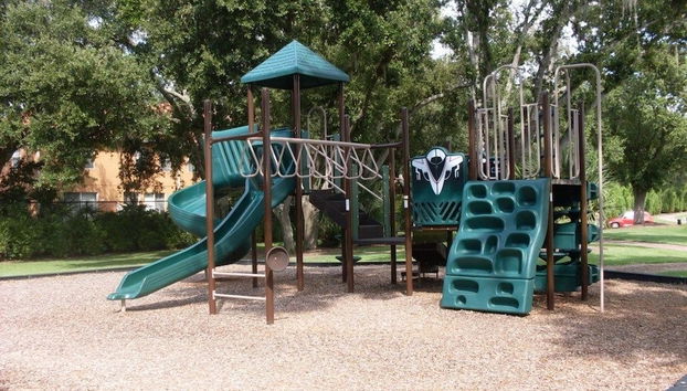 Außen-Kinderspielplatz