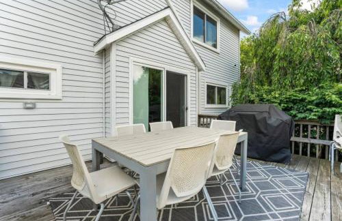 Walk to the Beach! - Free Parking - Fire Pit - Photo 15