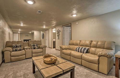 Idyllic Sturgis Home with Fire Pit and Large Deck! - Foto 22