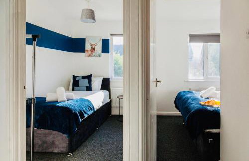 Cozy 3-Bed Retreat Near Manchester Airport Ideal for Families & Groups - Foto 12