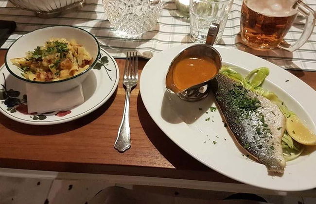 Traditional Meal at the Zylinder Cafe - Foto 6