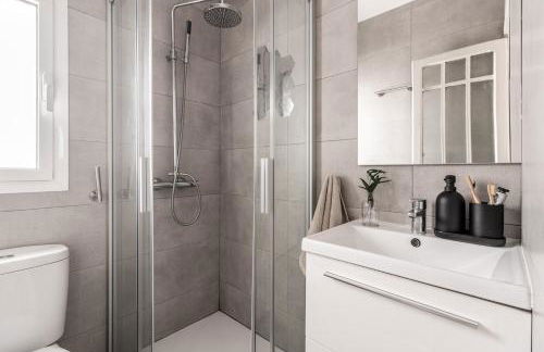 Zambrano - 4 bedrooms and office in Trafalgar - Photo 17