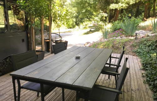 Bus atypique au bord du canal du midi et au cœur d'une forêt 2 chambres - Foto 14