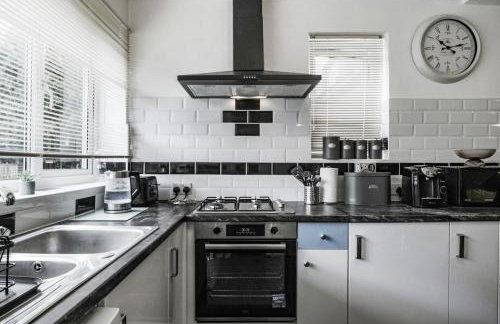 Work, Rest & Explore 4-Bed Flat Near Brixton - Foto 8