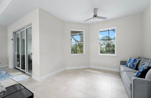 Modern Heated Pool Home Close To Downtown Shopping - Foto 7