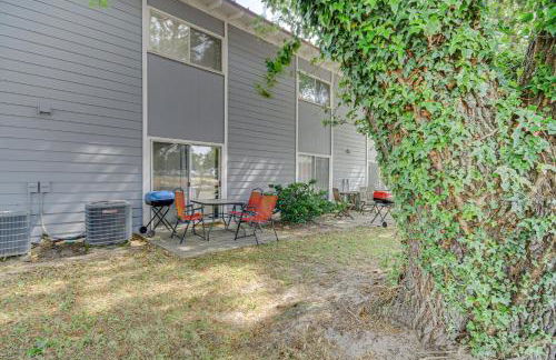 Airy Biloxi Condo with Patio Walk to Beach! - Photo 23