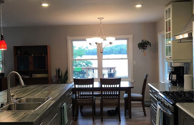 TO Stays - Waterfront Lake House Retreat - Photo 7