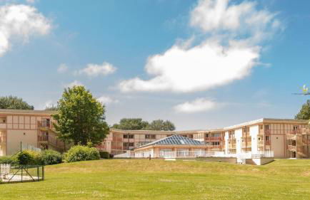 À COTÉ DE LA BAIE DE CANCHE-Appt 4pers-Linge compris-Lits faits-1CHB 1 lit double-1CABINE 1 lit superposé-2SDB-piscine-parking-boulodrome-tennis - Foto 16