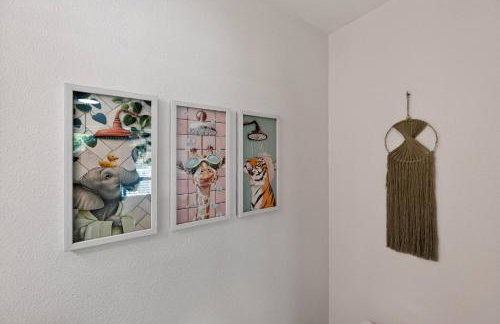 Walk to stadium! Cozy 2BR home - historic district - Photo 4