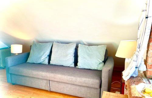 DRIFTWOOD - Super 1 Bedroom Home with Sea Views - Photo 6