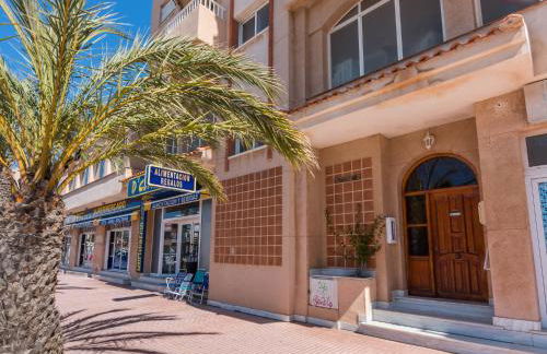 URBANIZACIÓN COPACABANA - La Manga del Mar Menor KM2 - Vistas a Mediterráneo Dormitorio doble y sofá-cama - Foto 32