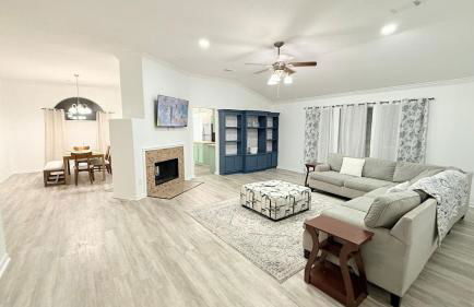 Beautiful home near Lake Houston - Minutes from IAH! - Foto 1