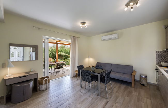 Estia Coastal Dream - Lush & Enchanting Garden Gem - Foto 7