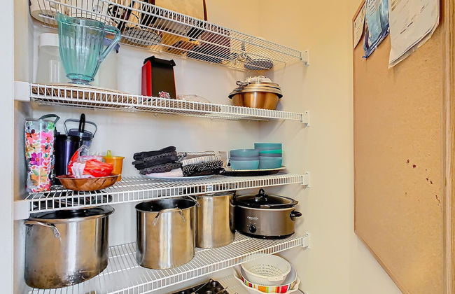 Elegant 5BR Home w Private Pool Spa Near Disney - Foto 19