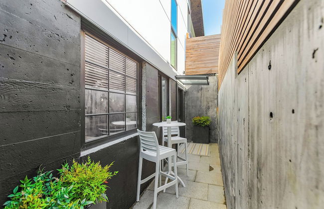 Sunnyside Studio on Green Lake - Photo 18