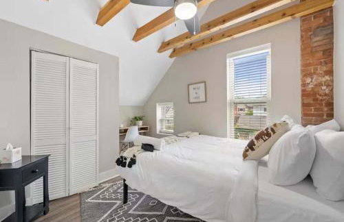 Sophisticated Boho Condo Walkable Columbus - Foto 16