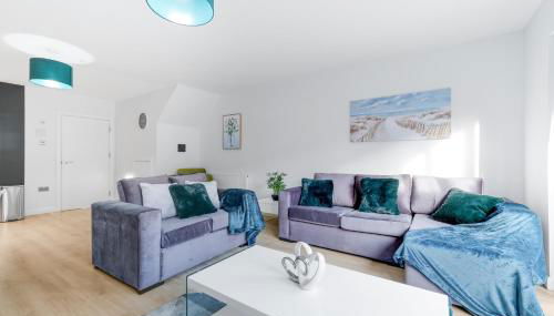 Modern 4 Bedroom House With Parking in Farnham Royal, Slough By 360stays - Foto 5