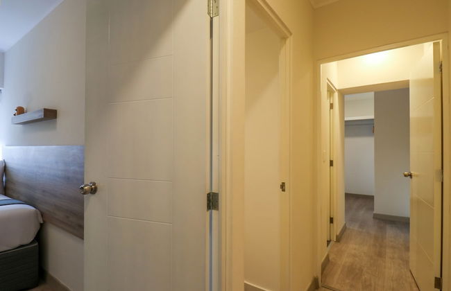 w Admirable 2BR w Modern Balcony in Miraflores - Photo 13